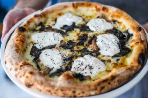 Pizza à la crème de truffe