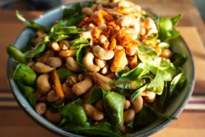 Salade de cajou et cacahuètes à la truffe d'été