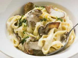 Tagliatelles à la crème de cèpes et truffe blanche