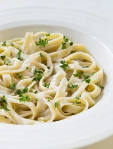 Tagliatelles à la sauce de parmesan et truffe blanche